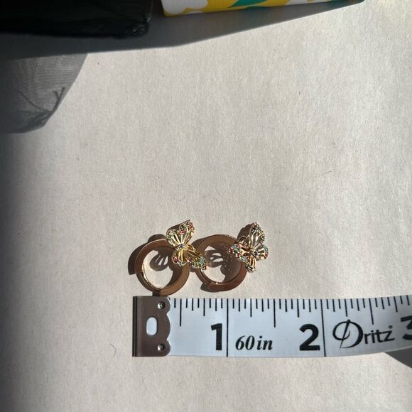 Piper•K 🦋 Butterfly mini hoops - Picture 9 of 10